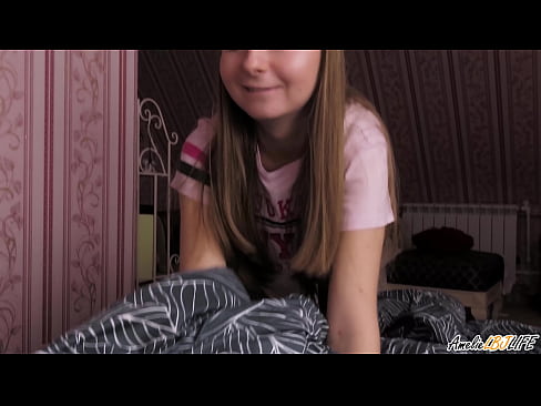 ❤️ Blondina îi suge adânc prietenei ei și primește spermă în gură ❤️❌ at ro.rex-porn-com.ru ☑