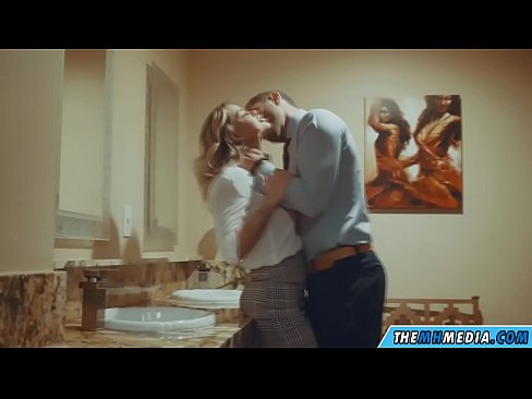 ❤️ Când o blondă cu sânii mari te seduce într-o toaletă publică ❤️❌ at ro.rex-porn-com.ru ☑